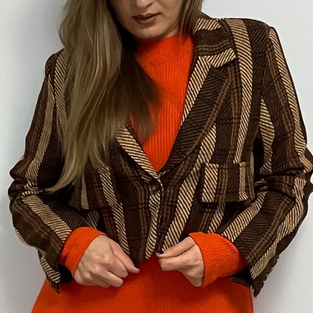 Brown tweed button up crop blazer - Picture 2 of 6